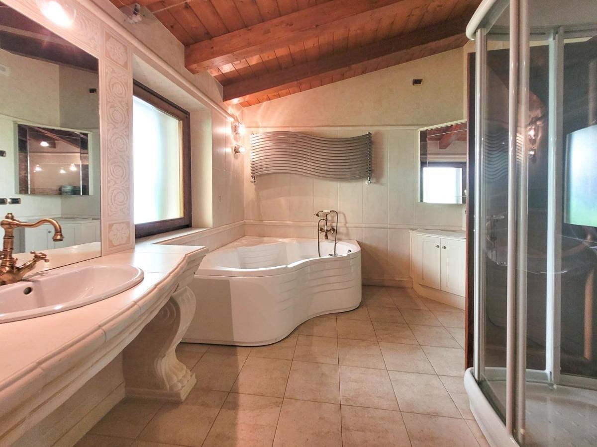 Villa Fior Di Loto Limone sul Garda Bagian luar foto