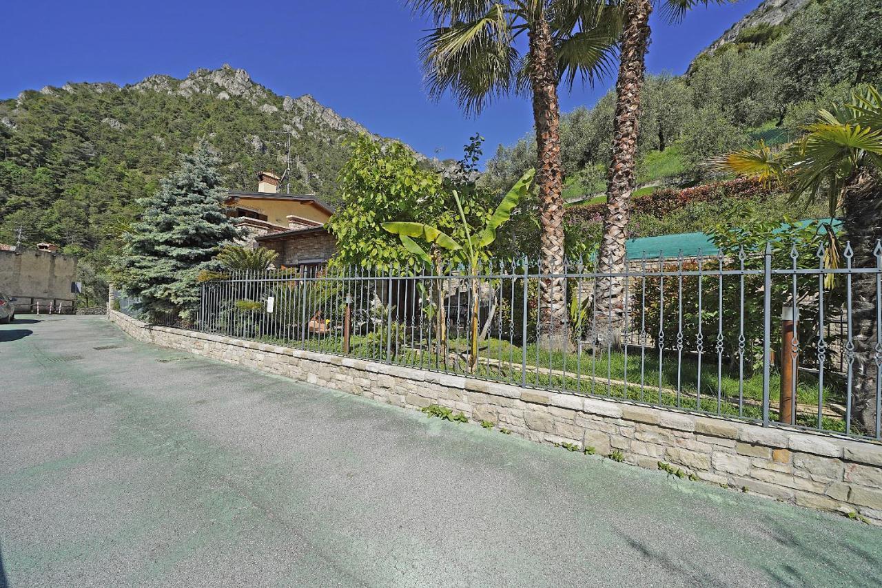 Villa Fior Di Loto Limone sul Garda Bagian luar foto